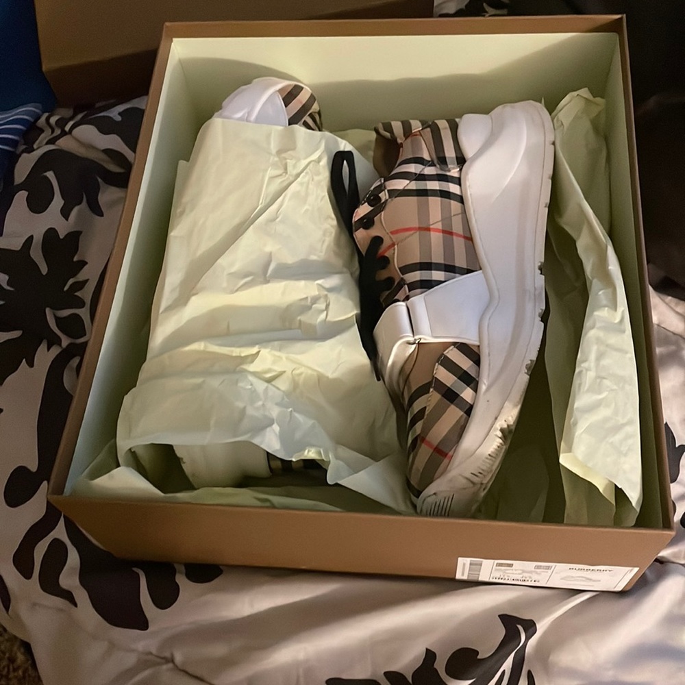 Worn once. Authentic Burberry tennis shoes.